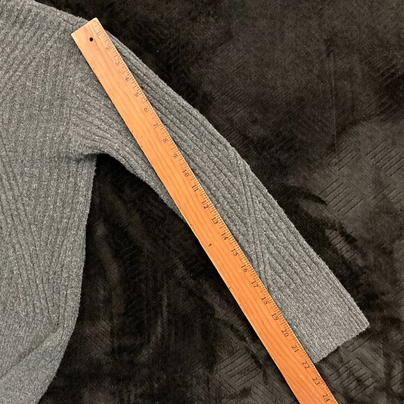 Women's Size M Simply Vera Vera Wang Directional Rib Pullover Sweater Gray NEW - Picture 15 of 16